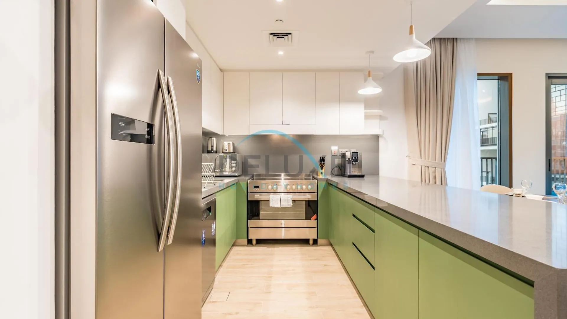 Chic 2Br In Central Park Building 1, Al Wasl By Deluxe Holiday Homes 두바이 아파트
